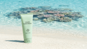 Kem chống nắng thuần chay Reef-safe bảo vệ rạn san hô và môi trường biển